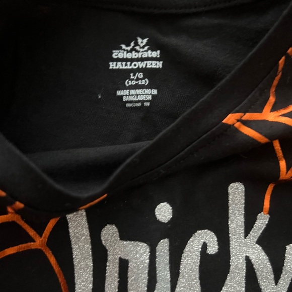New with tags kids halloween long sleeve t-shirt. Size 7/8 and 10/12 UNISEX - Picture 2 of 4